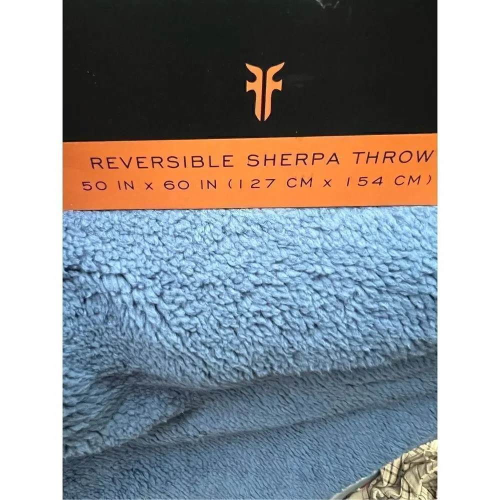 Frye NWT Sherpa Blanket Throw Reversible white Blue 50